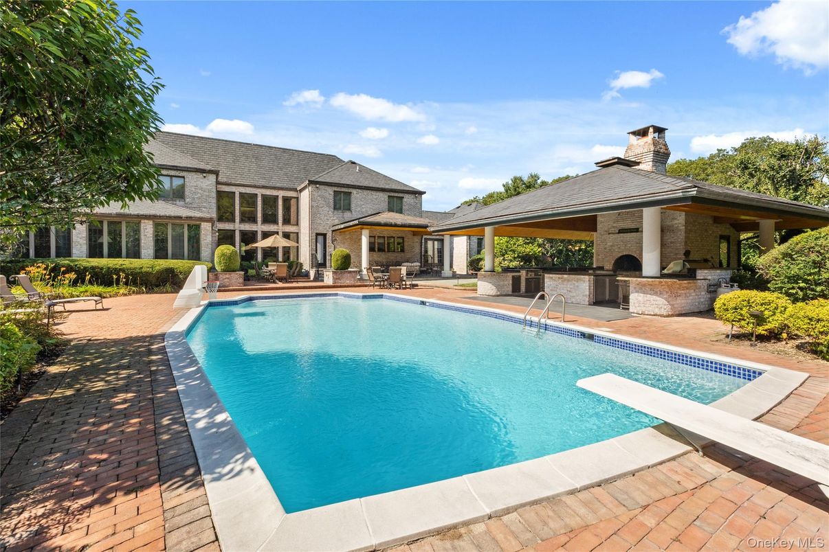 Exterior, Pool