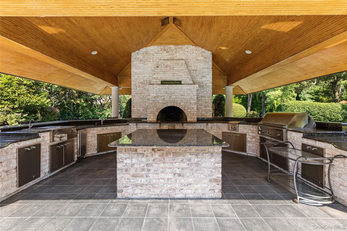 Exterior, Fireplace