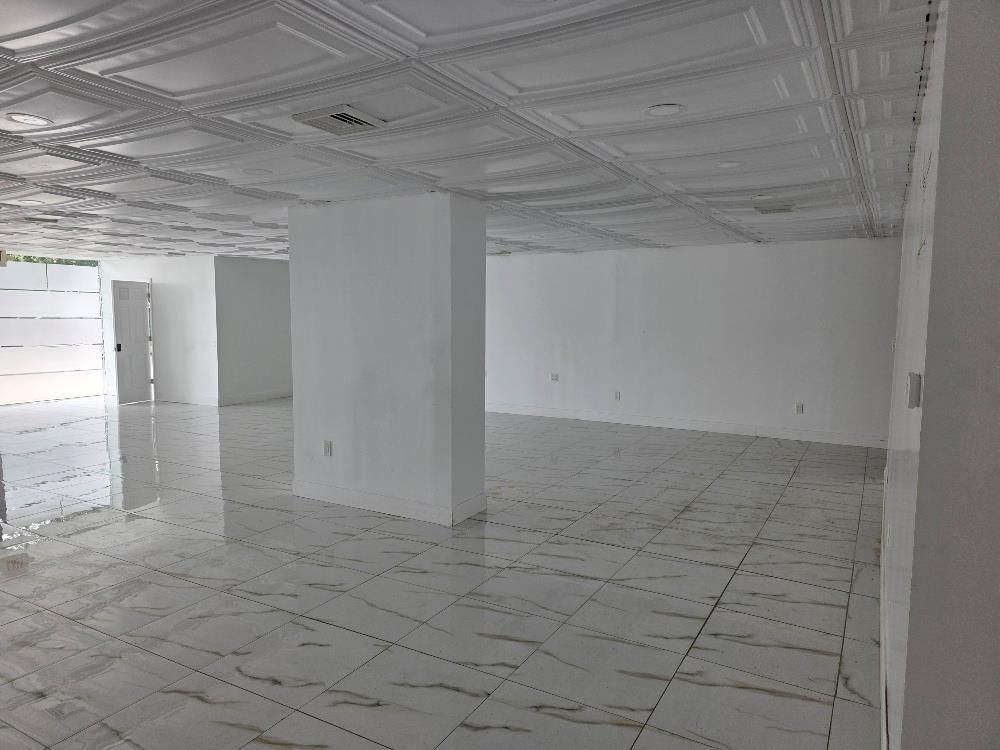 Empty room, Interior, Marble, Recessed Lighting