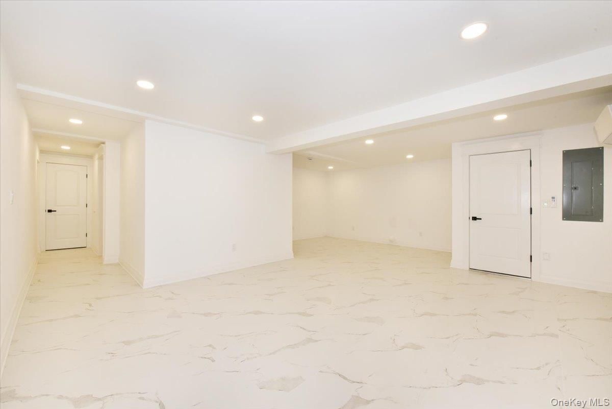 Empty room, Interior, Marble, Recessed Lighting