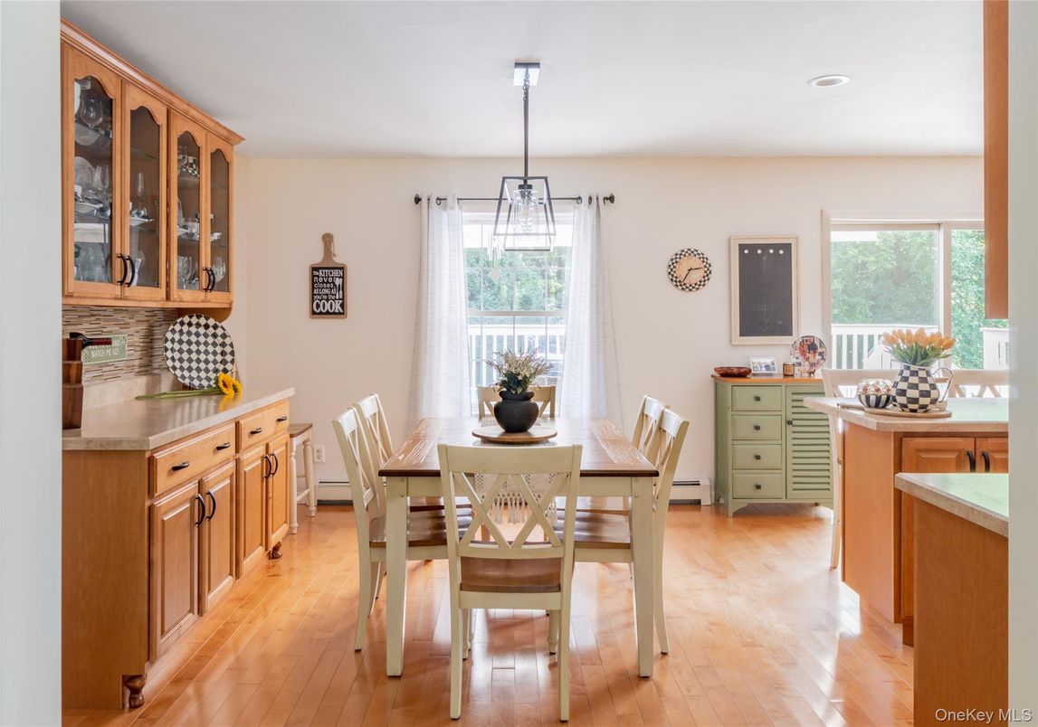 Dining room, Interior, Pendant Lights, Recessed Lighting, Wood Texture Flooring