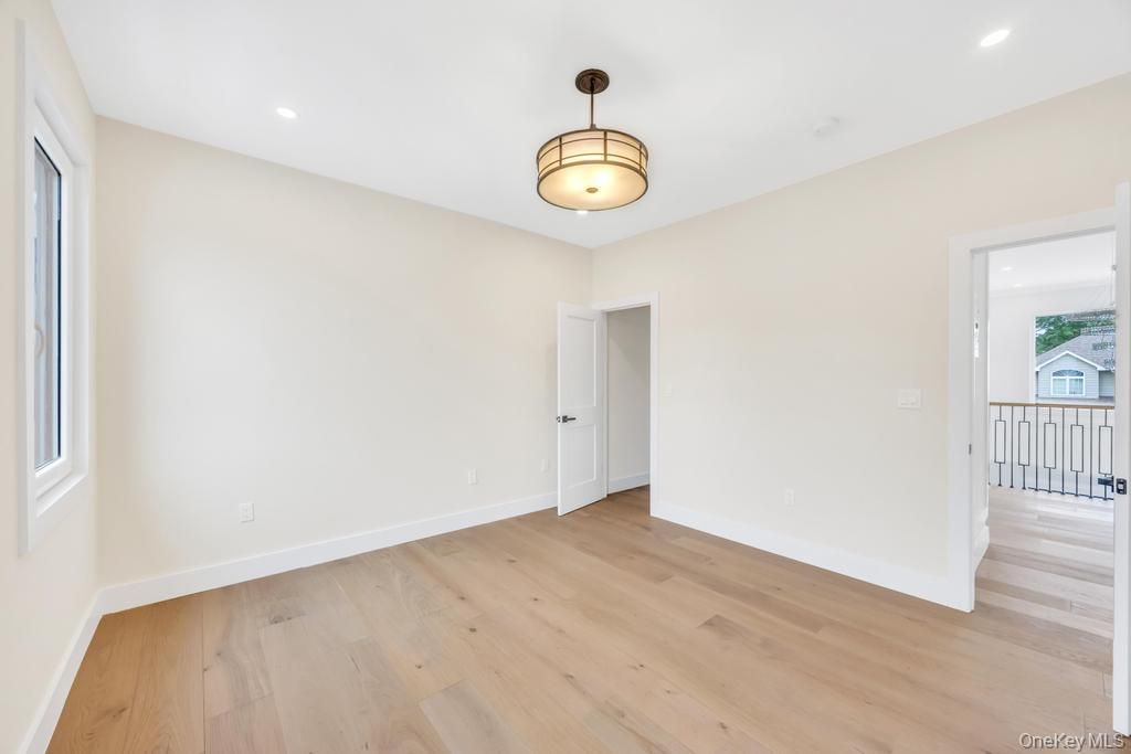 Empty room, Interior, Pendant Lights, Recessed Lighting, Wood Texture Flooring