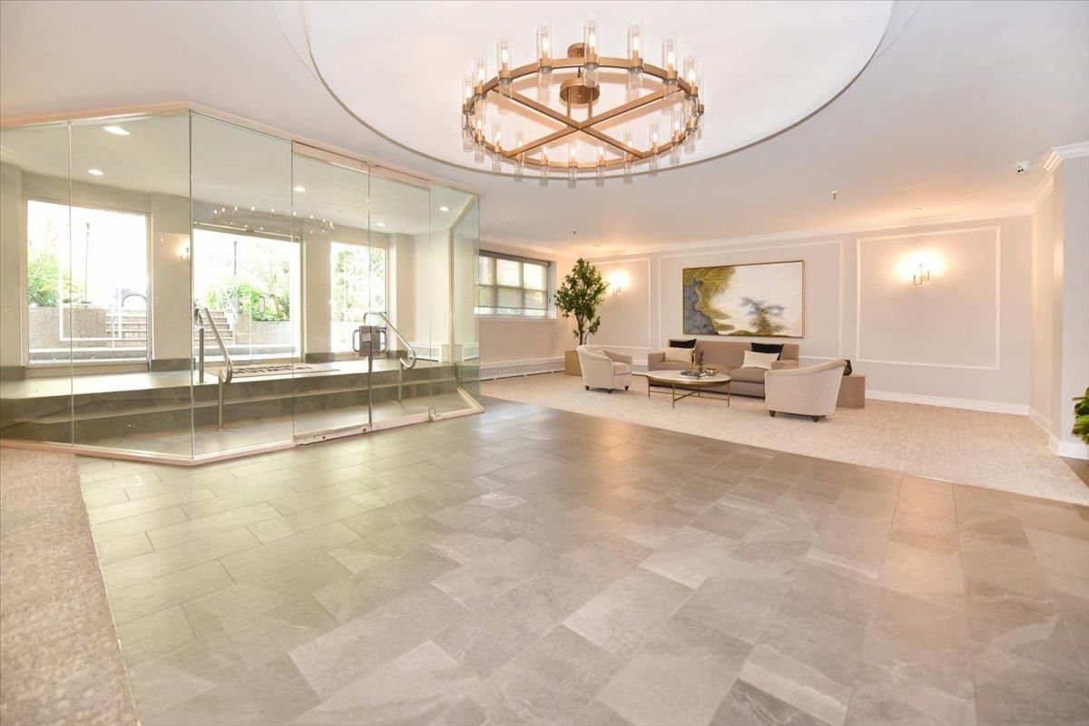 Chandelier, Interior, Living room, Recessed Lighting