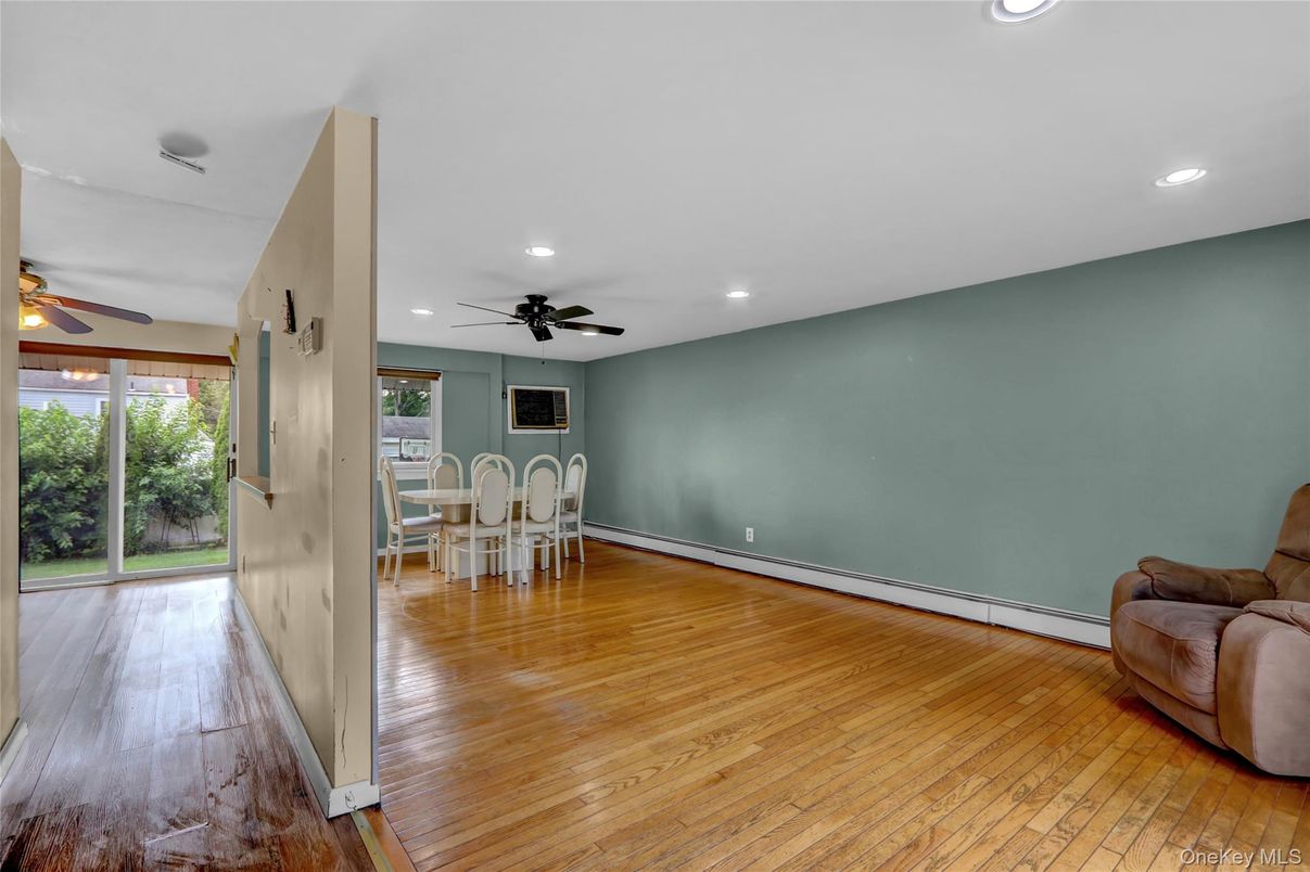 Dining room, Interior, Recessed Lighting, Wood Texture Flooring