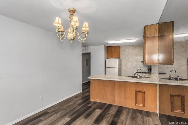 Chandelier, Interior, Kitchen, Marble Walls, Wood Texture Flooring