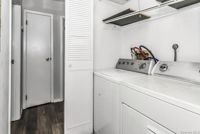 Interior, Utility Closets, Washer, Wood Texture Flooring