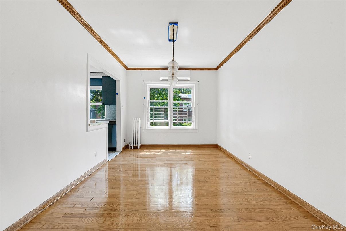 Empty room, Interior, Pendant Lights, Wood Texture Flooring