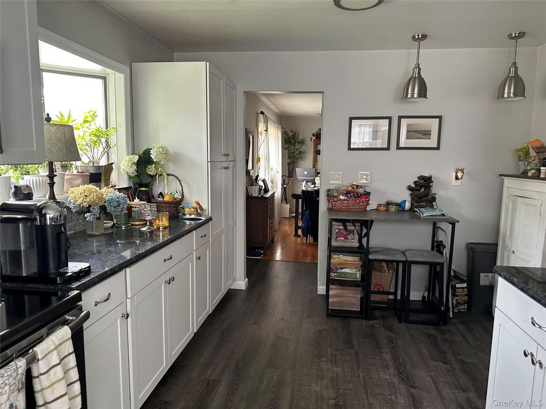Interior, Kitchen, Pendant Lights, Wood Texture Flooring