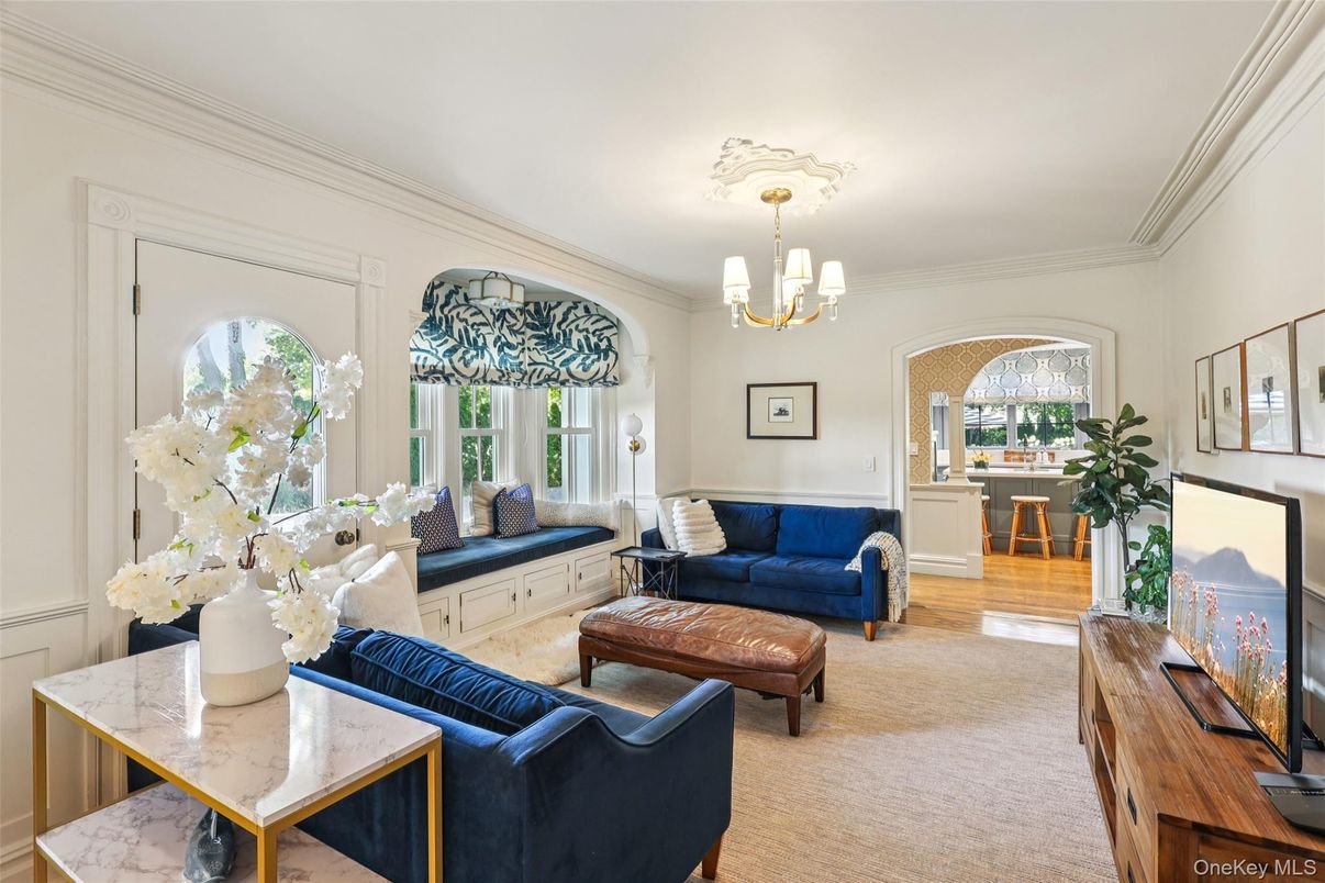 Chandelier, Interior, Living room, Wood Texture Flooring