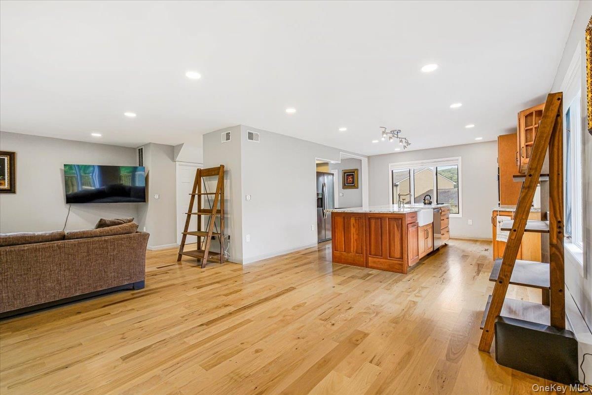 Interior, Kitchen, Living room, Recessed Lighting, Wood Texture Flooring