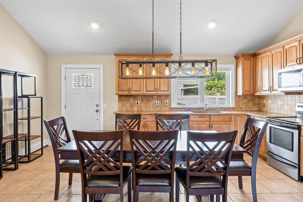 Dining room, Interior, Kitchen, Pendant Lights, Recessed Lighting