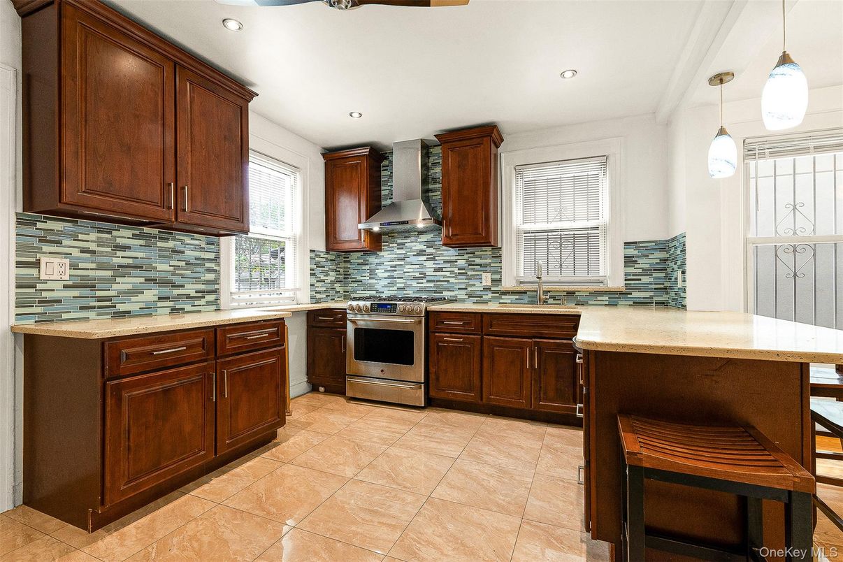 Interior, Kitchen, Pendant Lights, Recessed Lighting, Stainless Steel Appliances