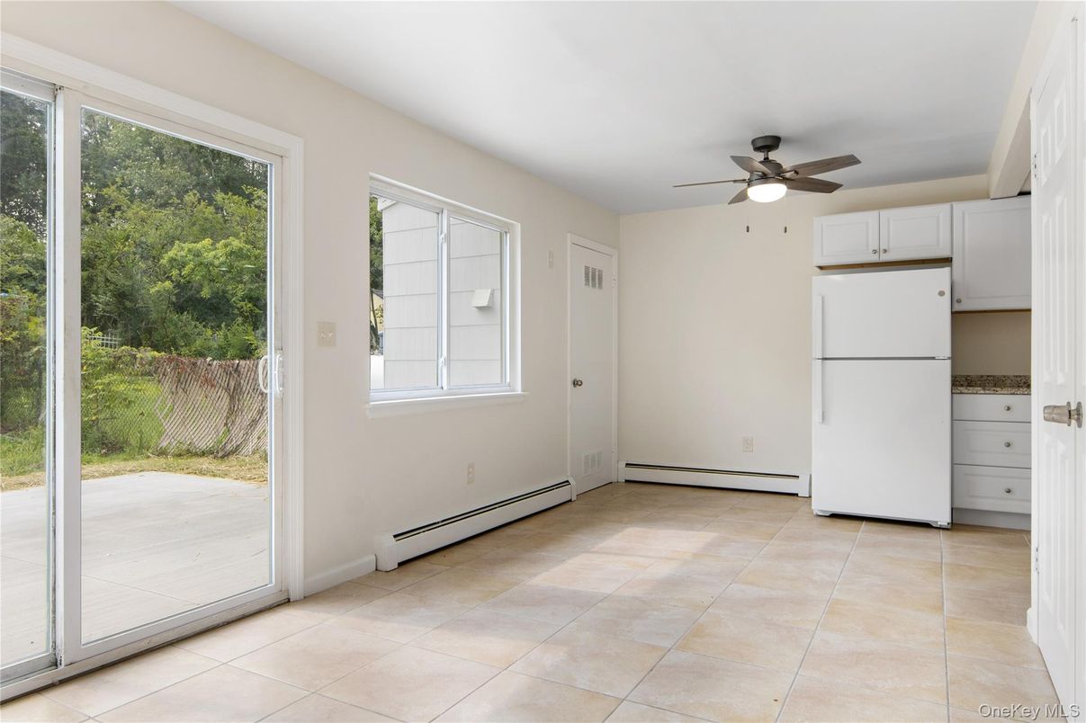 Empty room, Interior, Kitchen