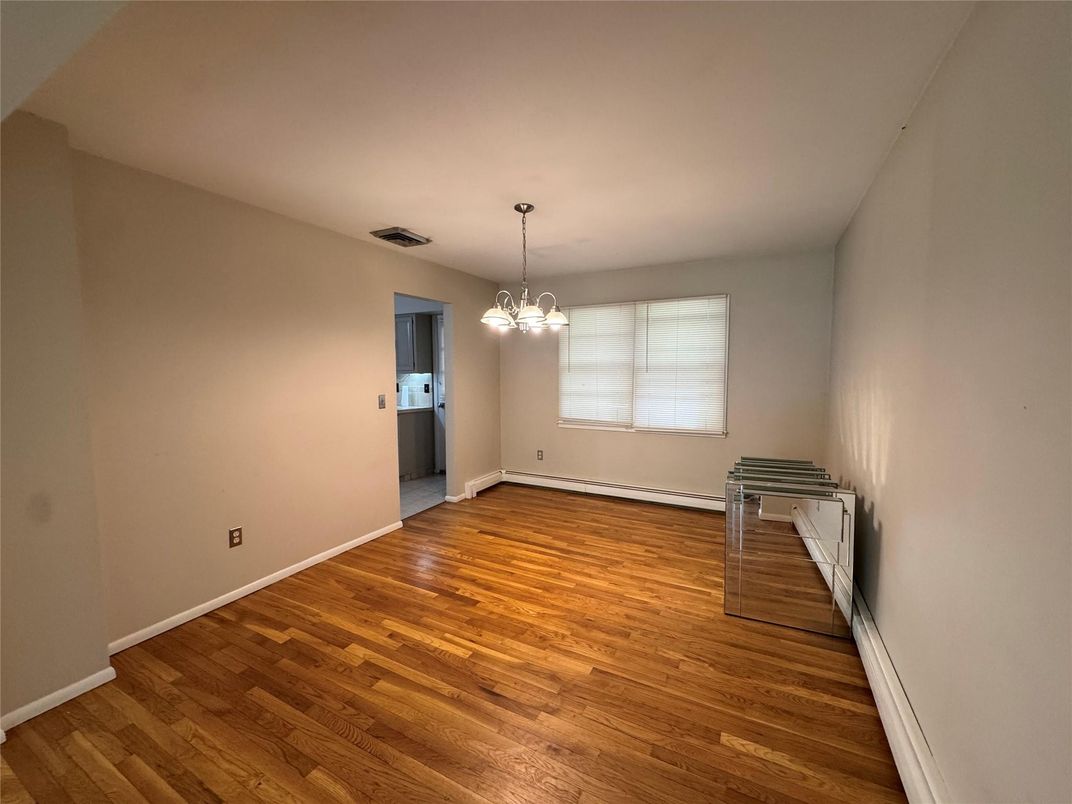 Empty room, Interior, Pendant Lights, Wood Texture Flooring