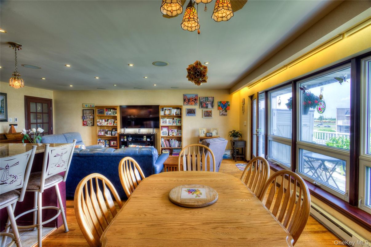 Dining room, Interior, Living room, Pendant Lights, Recessed Lighting, Wood Texture Flooring