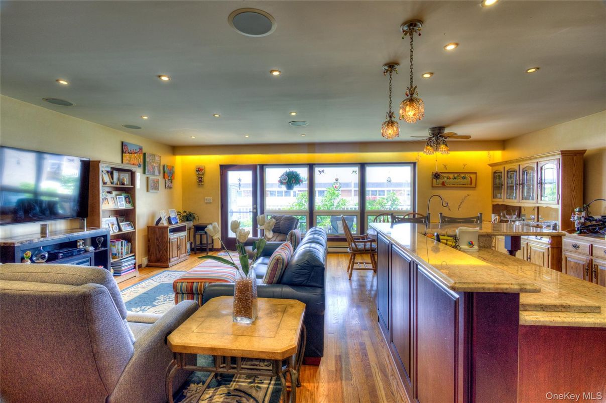 Dining room, Interior, Kitchen, Living room, Pendant Lights, Recessed Lighting, Wood Texture Flooring