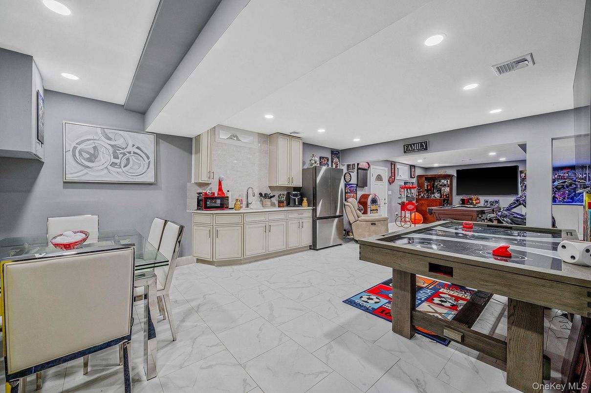 Dining room, Game Room, Interior, Kitchen, Marble, Recessed Lighting