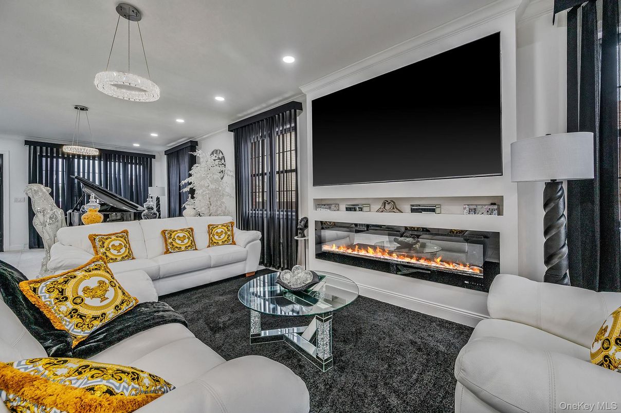 Fireplace, Interior, Living room, Pendant Lights, Recessed Lighting