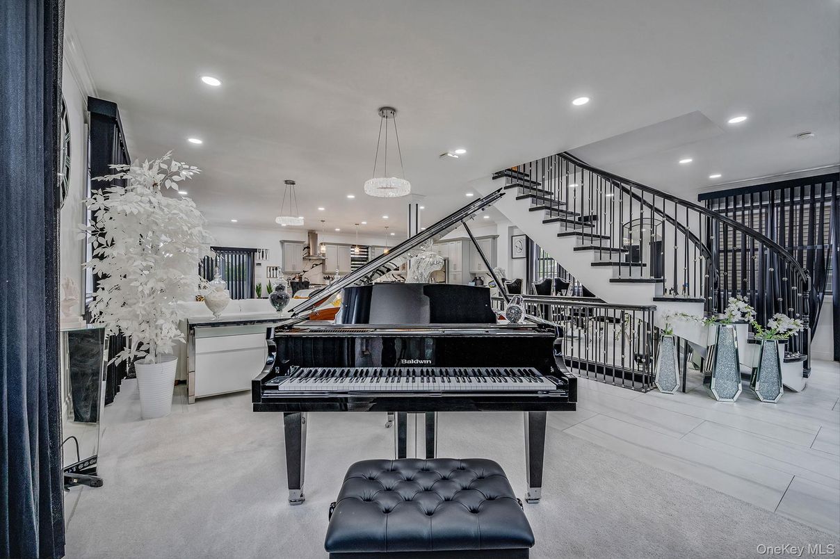 Interior, Pendant Lights, Piano, Recessed Lighting