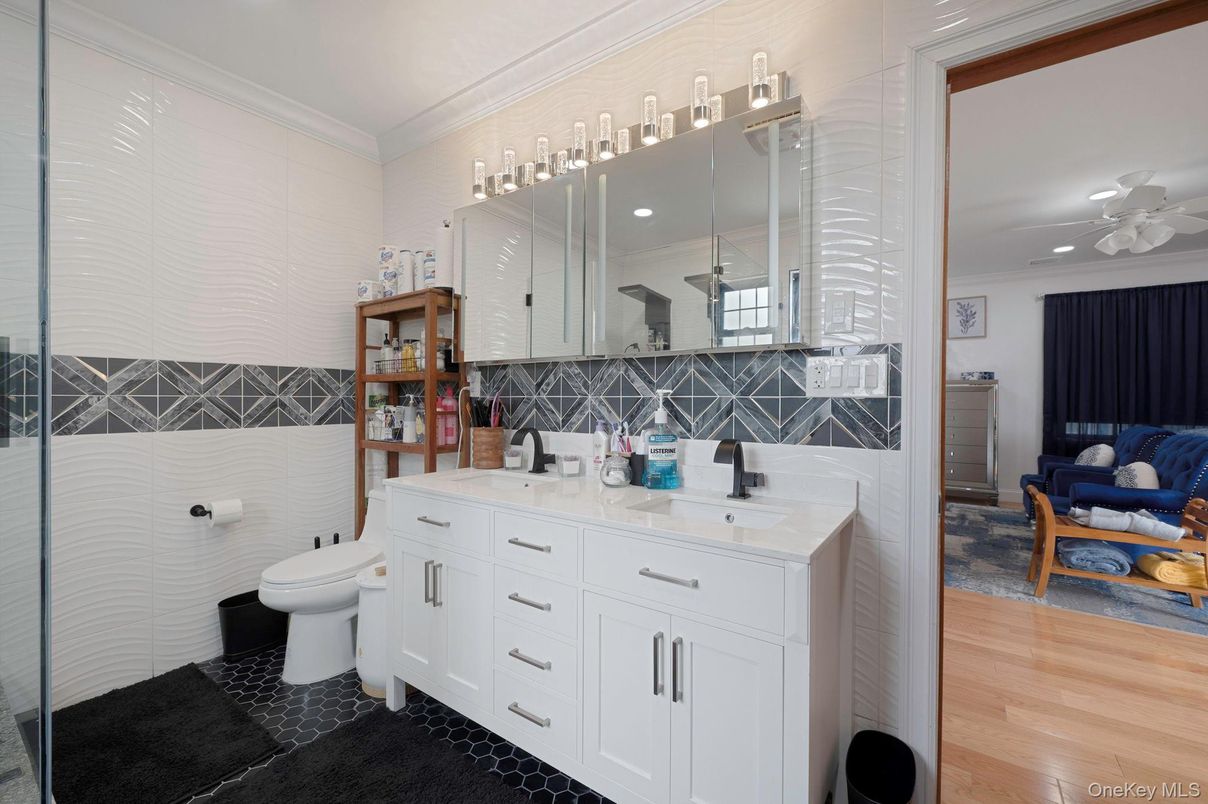 Bathroom, Interior, Recessed Lighting, Wood Texture Flooring