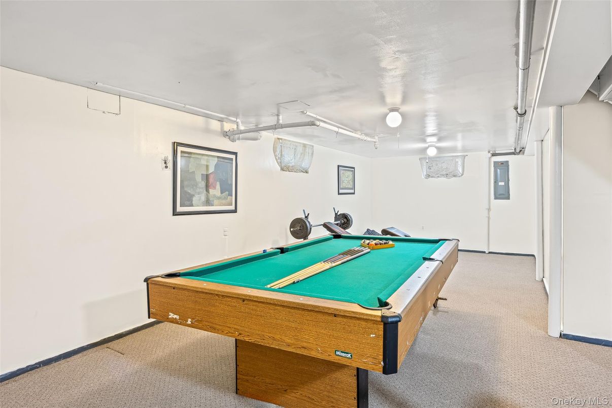 Billiard Table, Game Room, Interior