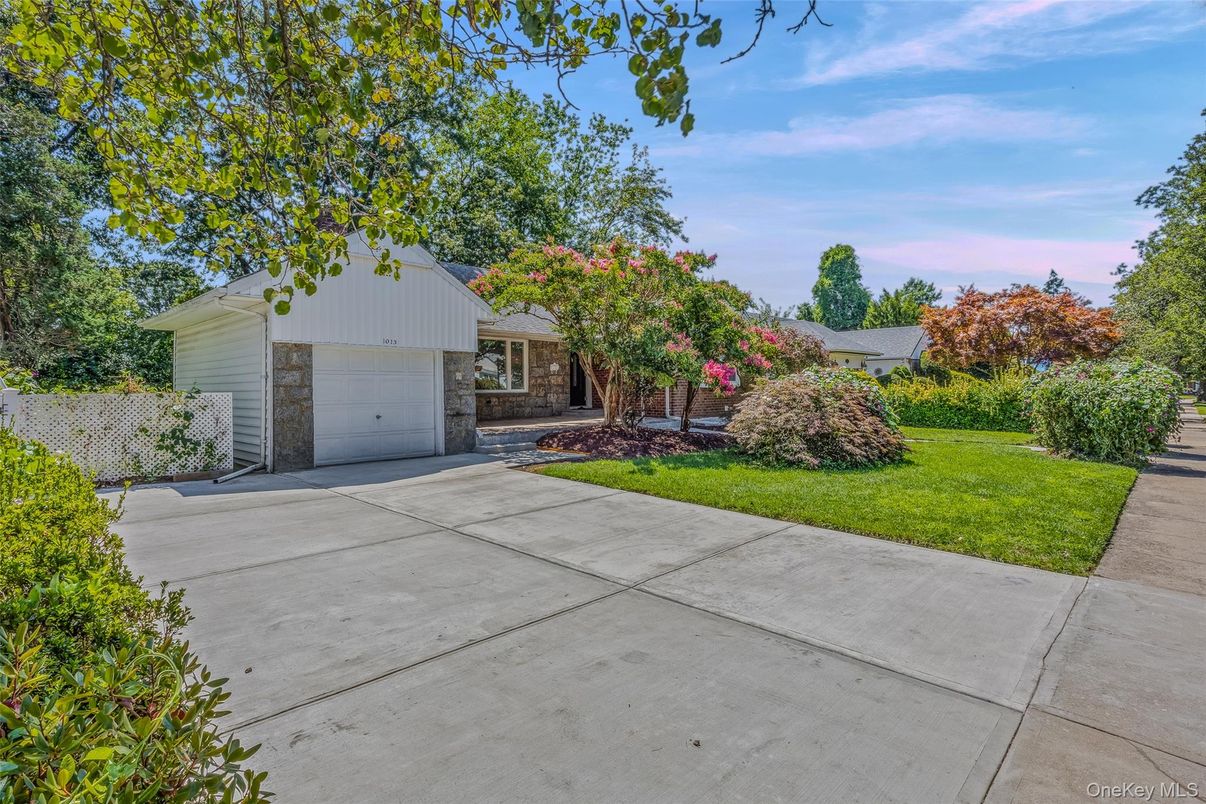 Backyard, Detached Garage, Exterior