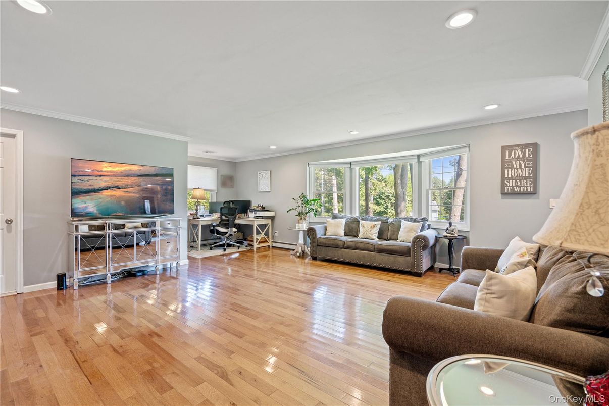 Home Office, Interior, Living room, Recessed Lighting, Wood Texture Flooring