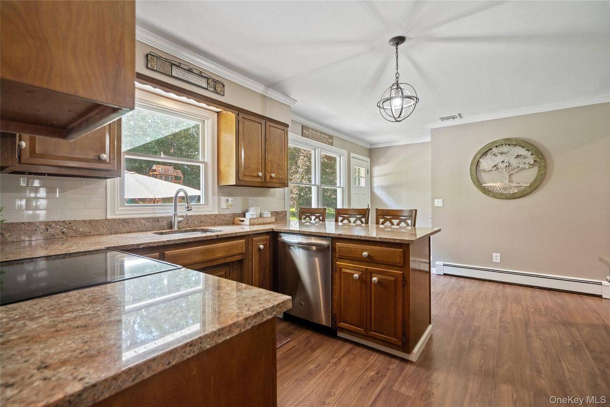 Interior, Kitchen, Pendant Lights, Wood Texture Flooring