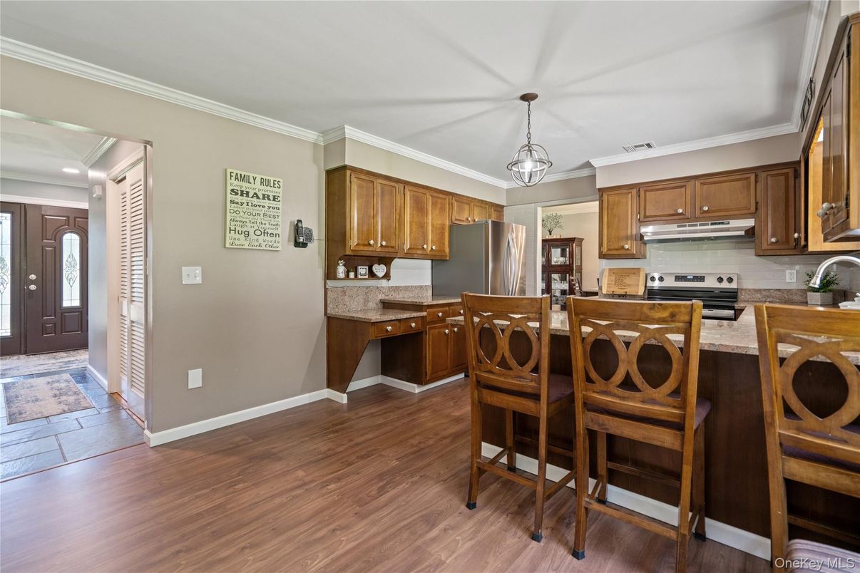 Interior, Kitchen, Pendant Lights, Recessed Lighting, Wood Texture Flooring