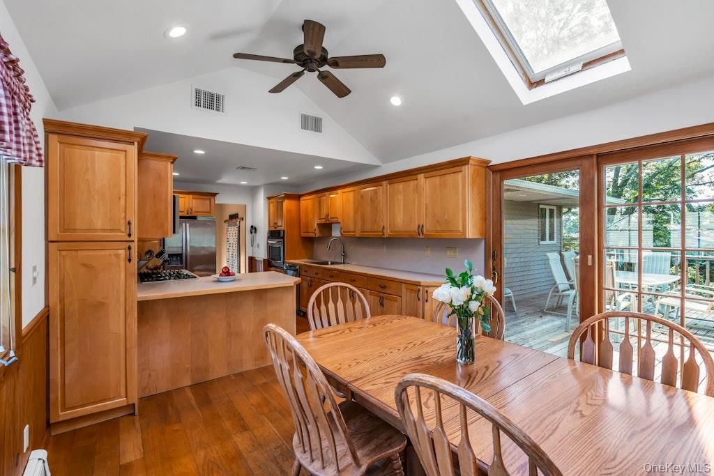 Dining room, Interior, Kitchen, Recessed Lighting, Wood Texture Flooring