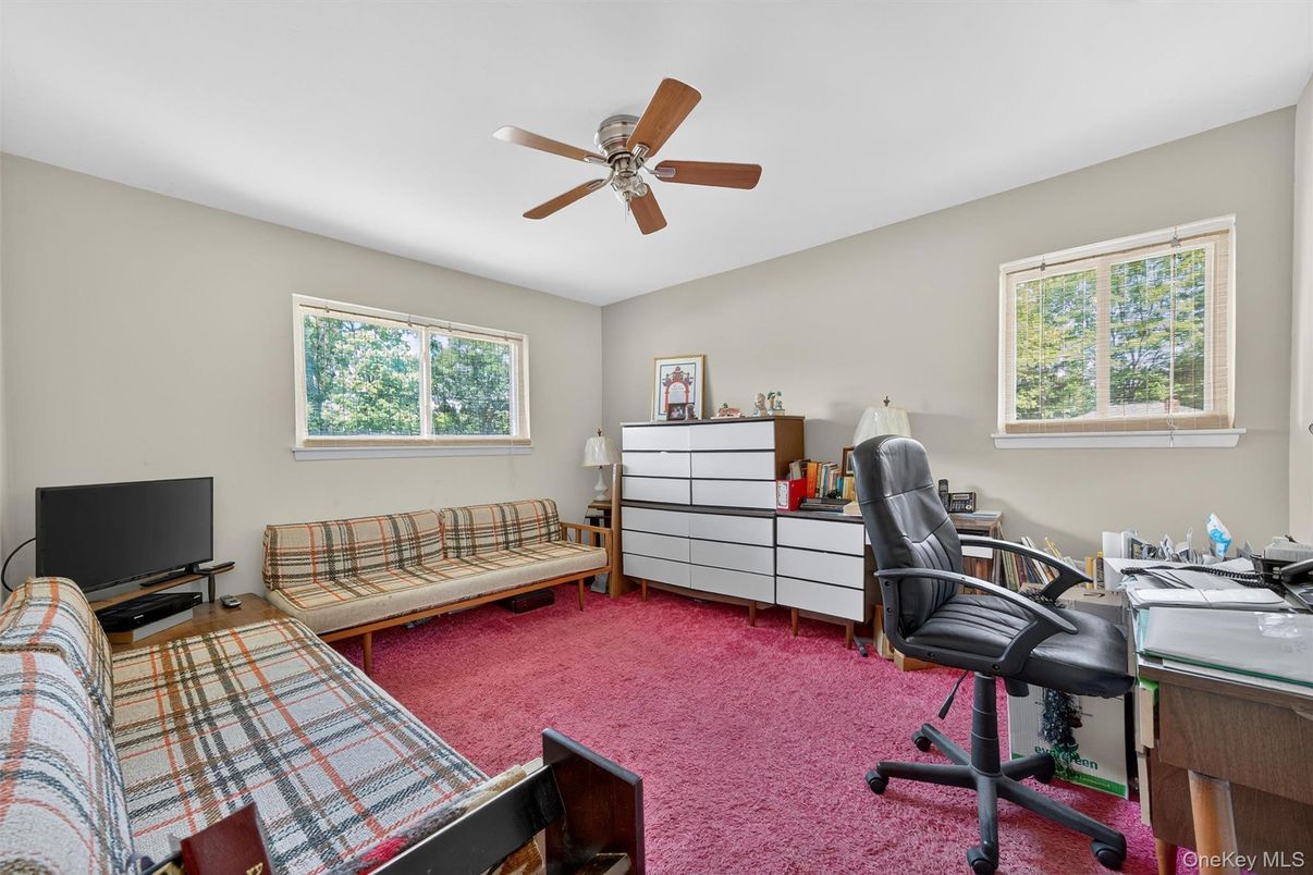 Home Office, Interior