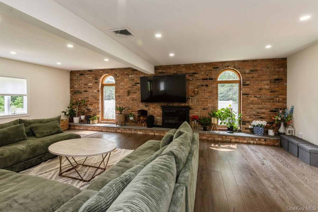 Interior, Living room, Recessed Lighting, Stone Walls, Wood Texture Flooring