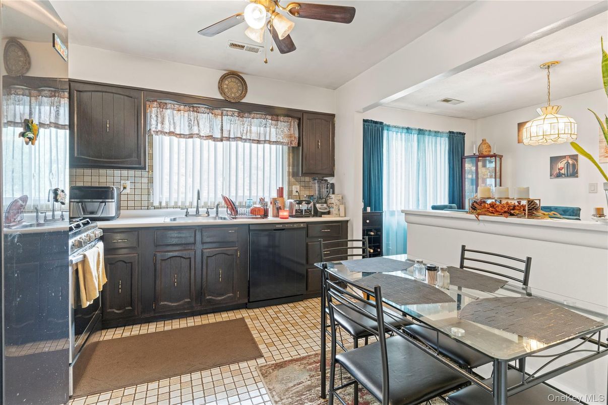 Dining room, Interior, Kitchen, Pendant Lights