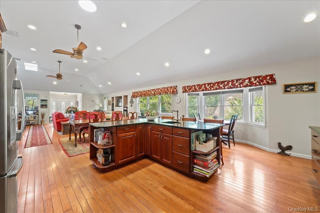 Dining room, Interior, Kitchen, Recessed Lighting, Wood Texture Flooring
