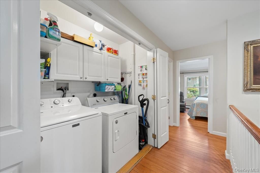 Interior, Utility Closets, Washer, Wood Texture Flooring