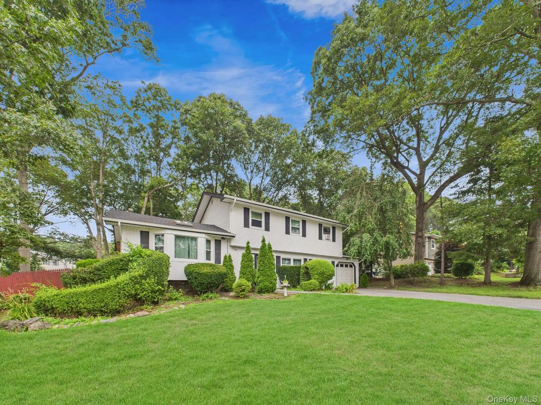Backyard, Exterior, Facade, Split Level