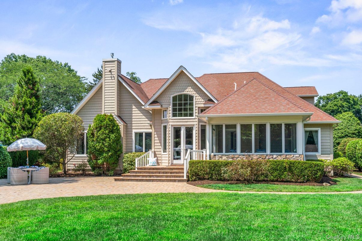 Backyard, Exterior, Facade, Queen Anne Victorian