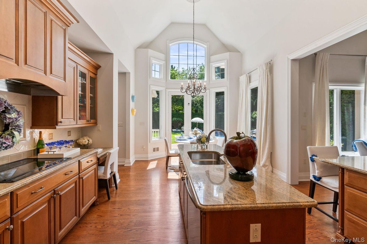 Chandelier, Dining room, Interior, Kitchen, Pendant Lights, Wood Texture Flooring