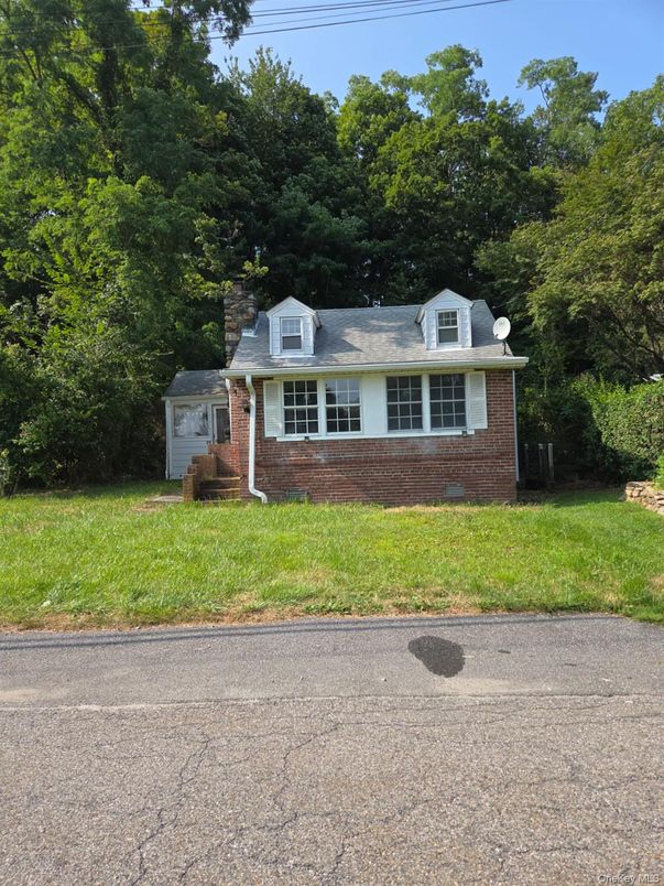 Attached, Exterior, Facade, Brick Facade, Cape Cod