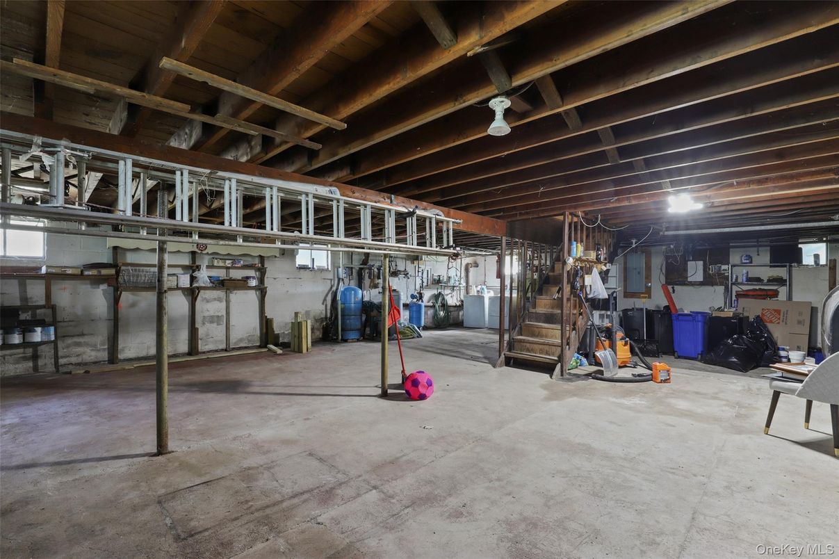 Fitness Equipment, Interior, Wooden Beams