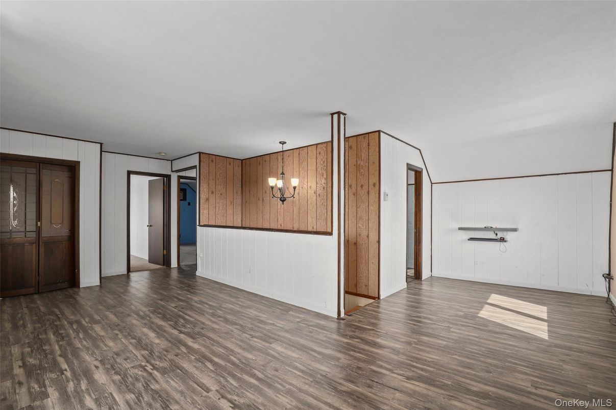 Empty room, Interior, Pendant Lights, Wood Texture Flooring