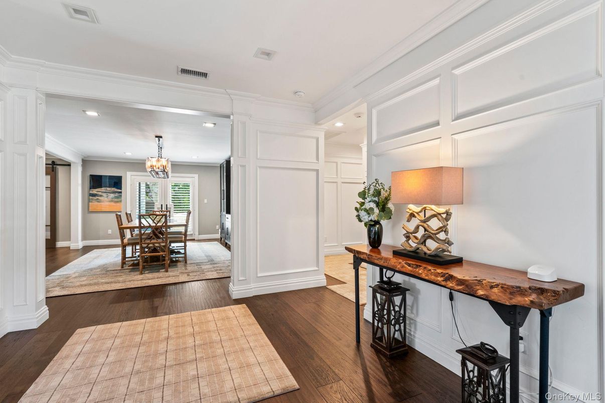 Chandelier, Dining room, Interior, Recessed Lighting, Wood Texture Flooring