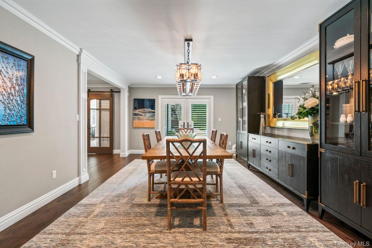 Chandelier, Dining room, Interior, Recessed Lighting, Wood Texture Flooring
