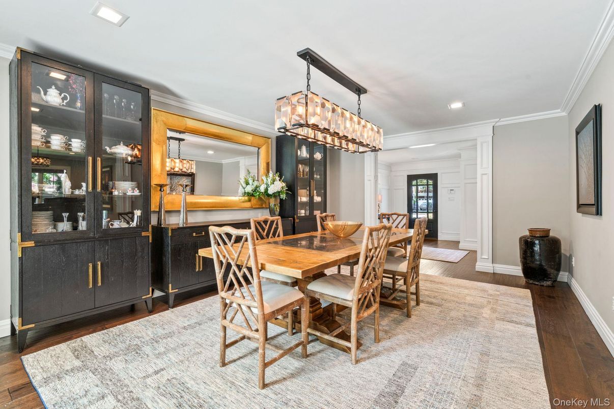 Chandelier, Dining room, Interior, Recessed Lighting, Wood Texture Flooring