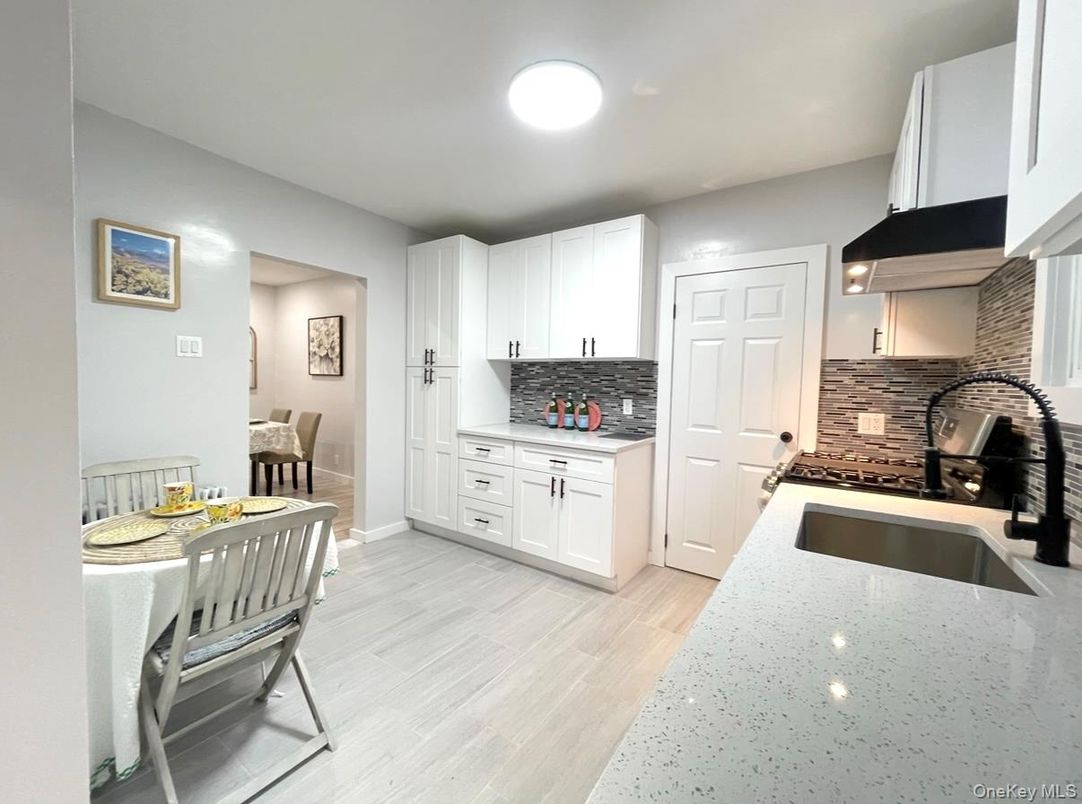 Dining room, Interior, Kitchen, Recessed Lighting, Wood Texture Flooring