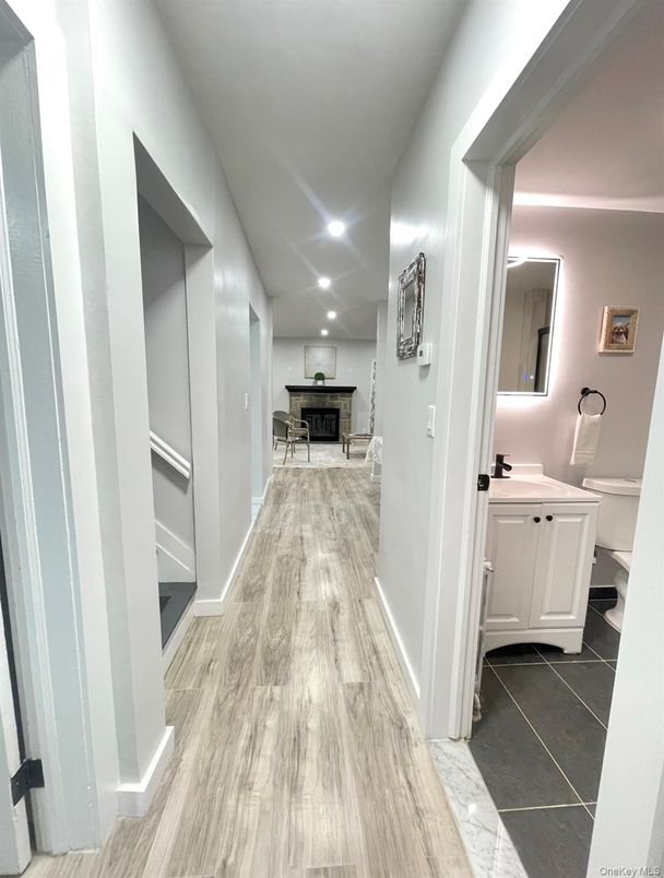 Bathroom, Interior, Recessed Lighting, Wood Texture Flooring