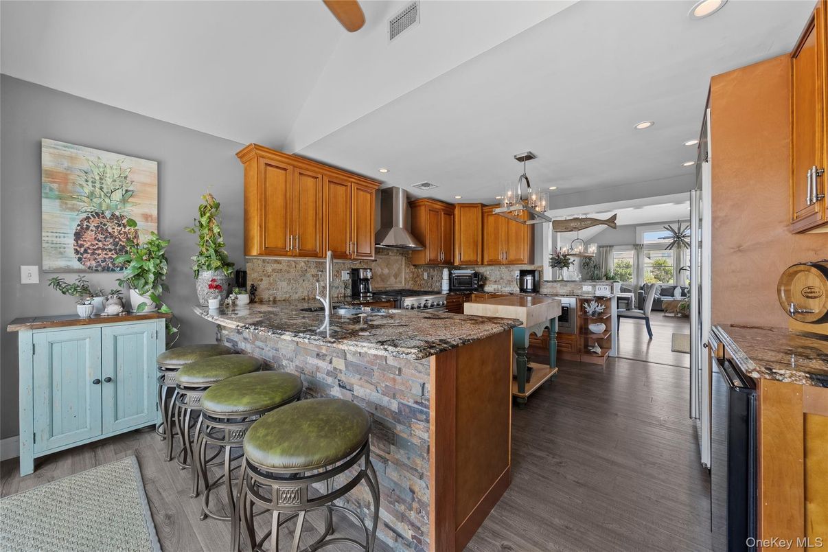 Chandelier, Dining room, Interior, Kitchen, Recessed Lighting, Wood Texture Flooring