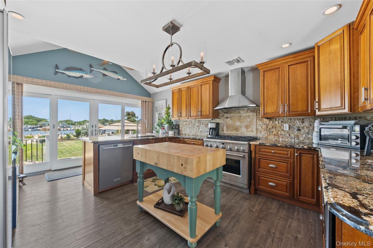 Chandelier, Interior, Kitchen, Recessed Lighting, Wood Texture Flooring