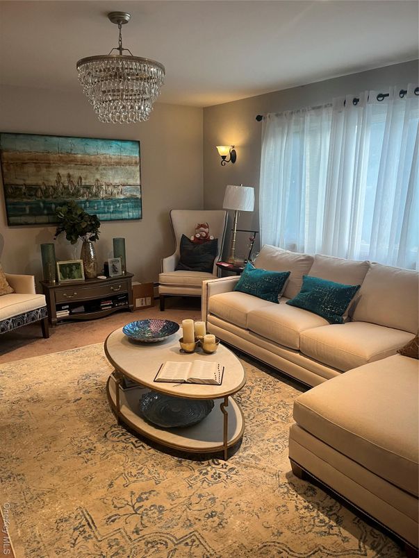 Chandelier, Interior, Living room