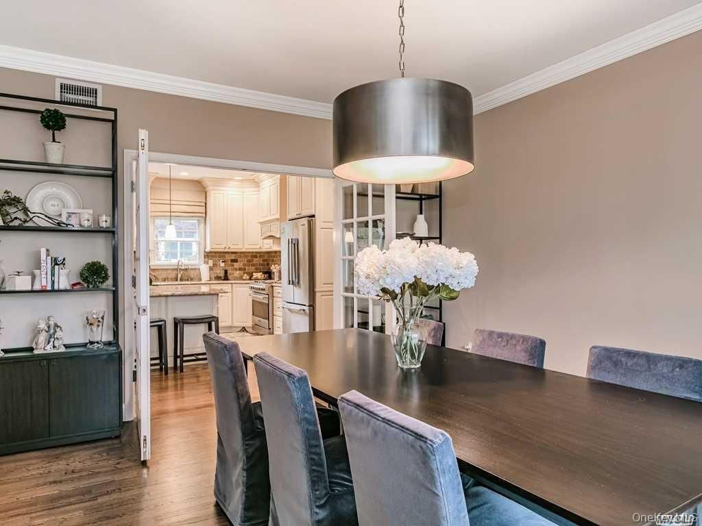 Dining room, Interior, Kitchen, Pendant Lights, Recessed Lighting, Wood Texture Flooring